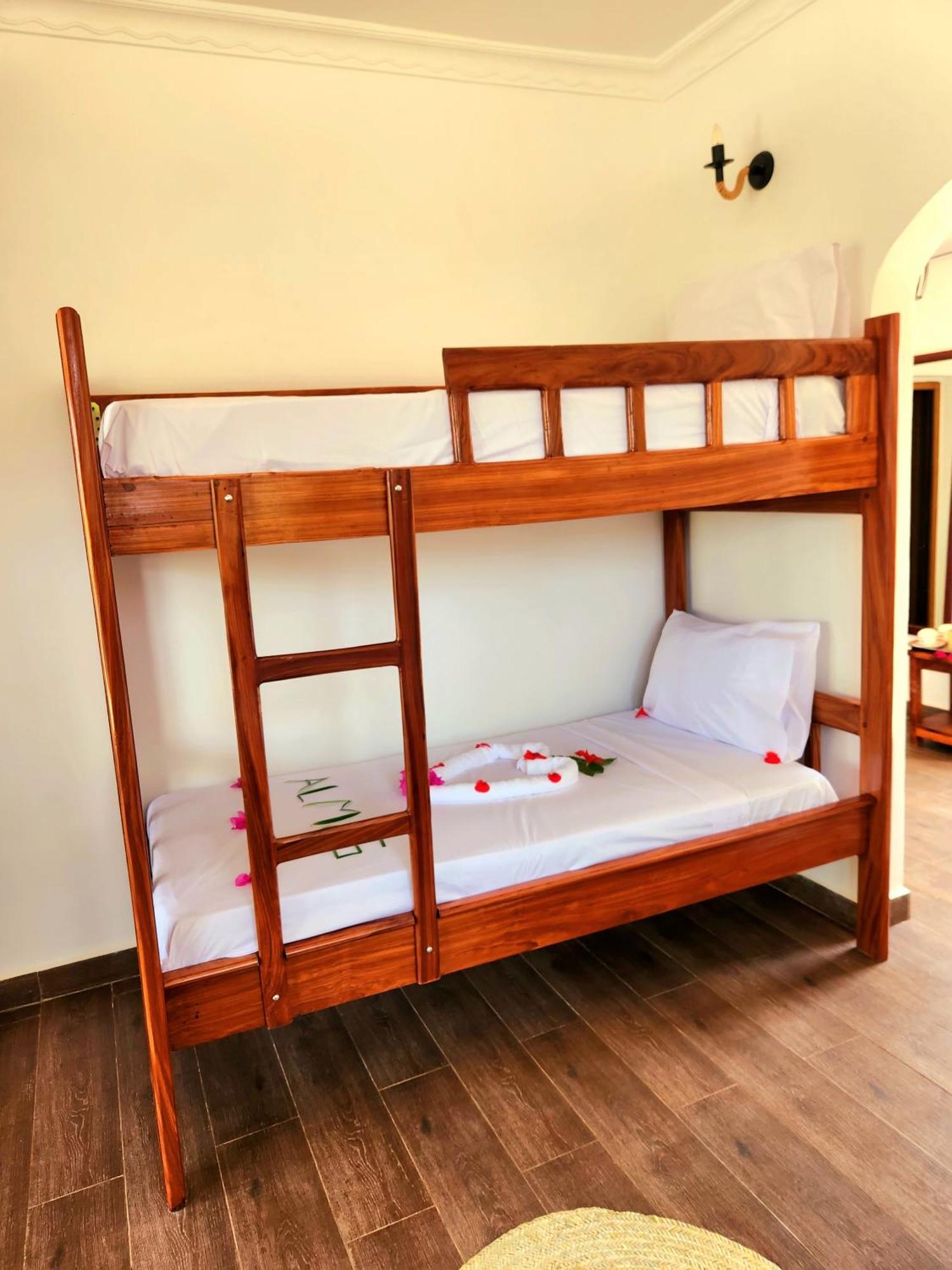 Almas Beach Boutique Hotel Makunduchi エクステリア 写真